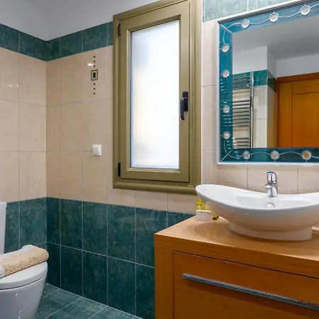 Vilă Inna Mikros Gialos